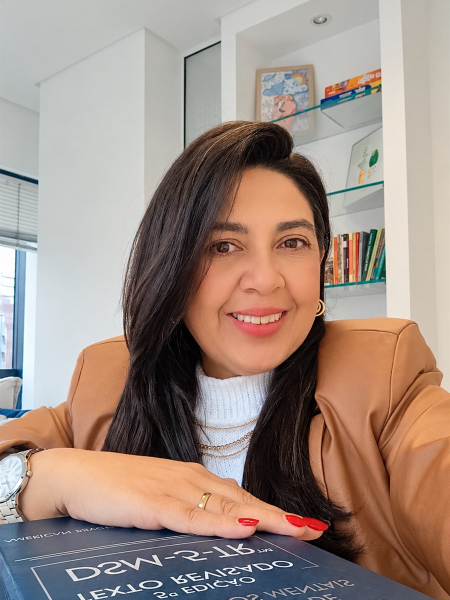 Neuropsicóloga Luciana Nogueira da Silva
